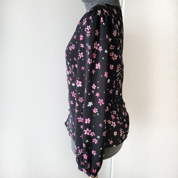 Cupcakes and Cashmere Sapphire Long Sleeve Floral Print Button Front Blo… - Picture 8 of 15